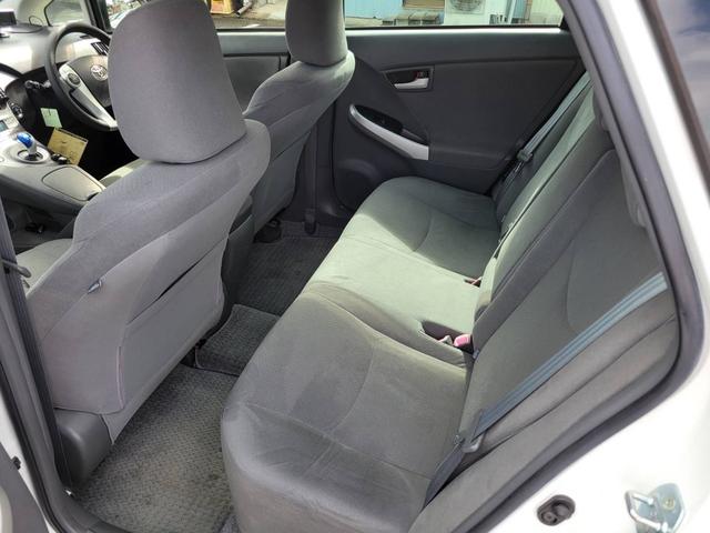 プリウス Ｓ　１．８　Ｓ　ワンオーナー禁煙車サンルーフ　ナビＢカメラ　アイドリングストップ搭載　ムーンルーフ　Ｂモニタ－　禁煙　インテリキー　デュアルエアバック　エアＢ　イモビライザー　ドライブレコ－ダ－　ナビＴＶ（32枚目）