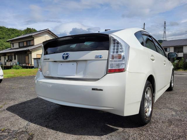 プリウス Ｓ　１．８　Ｓ　ワンオーナー禁煙車サンルーフ　ナビＢカメラ　アイドリングストップ搭載　ムーンルーフ　Ｂモニタ－　禁煙　インテリキー　デュアルエアバック　エアＢ　イモビライザー　ドライブレコ－ダ－　ナビＴＶ（50枚目）