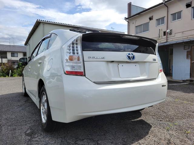 プリウス Ｓ　１．８　Ｓ　ワンオーナー禁煙車サンルーフ　ナビＢカメラ　アイドリングストップ搭載　ムーンルーフ　Ｂモニタ－　禁煙　インテリキー　デュアルエアバック　エアＢ　イモビライザー　ドライブレコ－ダ－　ナビＴＶ（51枚目）