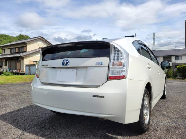 プリウス Ｓ　１．８　Ｓ　ワンオーナー禁煙車サンルーフ　ナビＢカメラ　アイドリングストップ搭載　ムーンルーフ　Ｂモニタ－　禁煙　インテリキー　デュアルエアバック　エアＢ　イモビライザー　ドライブレコ－ダ－　ナビＴＶ（54枚目）