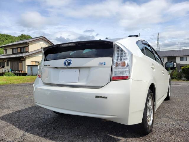 プリウス Ｓ　１．８　Ｓ　ワンオーナー禁煙車サンルーフ　ナビＢカメラ　アイドリングストップ搭載　ムーンルーフ　Ｂモニタ－　禁煙　インテリキー　デュアルエアバック　エアＢ　イモビライザー　ドライブレコ－ダ－　ナビＴＶ（62枚目）