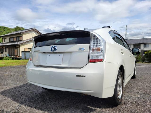 プリウス Ｓ　１．８　Ｓ　ワンオーナー禁煙車サンルーフ　ナビＢカメラ　アイドリングストップ搭載　ムーンルーフ　Ｂモニタ－　禁煙　インテリキー　デュアルエアバック　エアＢ　イモビライザー　ドライブレコ－ダ－　ナビＴＶ（68枚目）