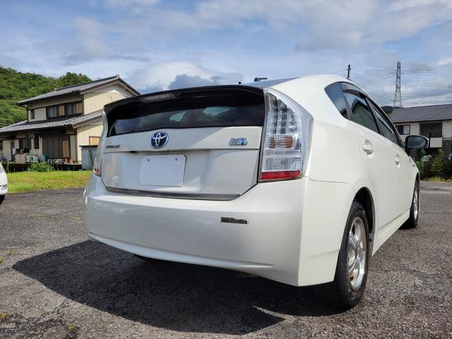 プリウス Ｓ　１．８　Ｓ　ワンオーナー禁煙車サンルーフ　ナビＢカメラ　アイドリングストップ搭載　ムーンルーフ　Ｂモニタ－　禁煙　インテリキー　デュアルエアバック　エアＢ　イモビライザー　ドライブレコ－ダ－　ナビＴＶ（69枚目）