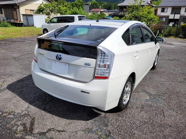 プリウス Ｓ　１．８　Ｓ　ワンオーナー禁煙車サンルーフ　ナビＢカメラ　アイドリングストップ搭載　ムーンルーフ　Ｂモニタ－　禁煙　インテリキー　デュアルエアバック　エアＢ　イモビライザー　ドライブレコ－ダ－　ナビＴＶ（73枚目）