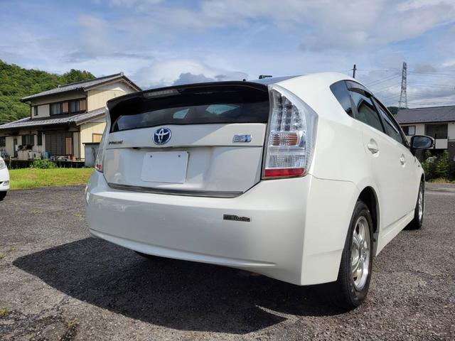 プリウス Ｓ　１．８　Ｓ　ワンオーナー禁煙車サンルーフ　ナビＢカメラ　アイドリングストップ搭載　ムーンルーフ　Ｂモニタ－　禁煙　インテリキー　デュアルエアバック　エアＢ　イモビライザー　ドライブレコ－ダ－　ナビＴＶ（74枚目）