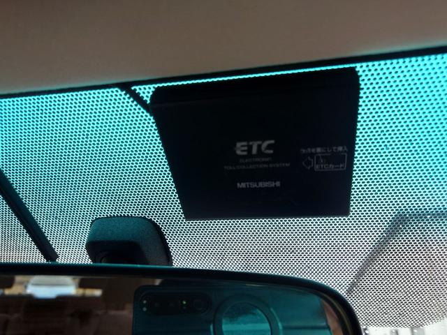 ヴェルファイア 2.4X ドライブレコーダー ETC バックカメラ ナビ クリアランスソナー 両側スライドドア HID スマートキー 3列シート 禁煙車 Bluetooth 盗難防止システム 衝突安全ボディ ワンオーナー(9枚目)