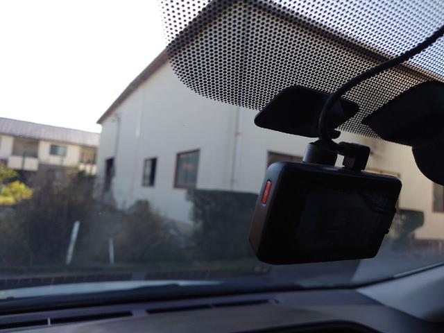 アクア Ｇ　ワンオーナー　禁煙　Ｂｕｅｔｏｏｔｈ　ナビ　ＴＶ　ドラレコ　　バックカメラ　オートライト　キーレスエントリー　シートヒーター　ＣＶＴ　衝突安全ボディ　ＡＢＳ　ＥＳＣ　エアコン　パワーステアリング（8枚目）