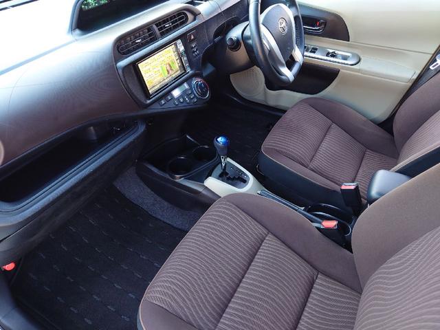 アクア Ｇ　ワンオーナー　禁煙　Ｂｕｅｔｏｏｔｈ　ナビ　ＴＶ　ドラレコ　　バックカメラ　オートライト　キーレスエントリー　シートヒーター　ＣＶＴ　衝突安全ボディ　ＡＢＳ　ＥＳＣ　エアコン　パワーステアリング（11枚目）