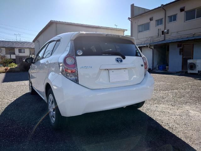 アクア Ｇ　ワンオーナー　禁煙　Ｂｕｅｔｏｏｔｈ　ナビ　ＴＶ　ドラレコ　　バックカメラ　オートライト　キーレスエントリー　シートヒーター　ＣＶＴ　衝突安全ボディ　ＡＢＳ　ＥＳＣ　エアコン　パワーステアリング（15枚目）