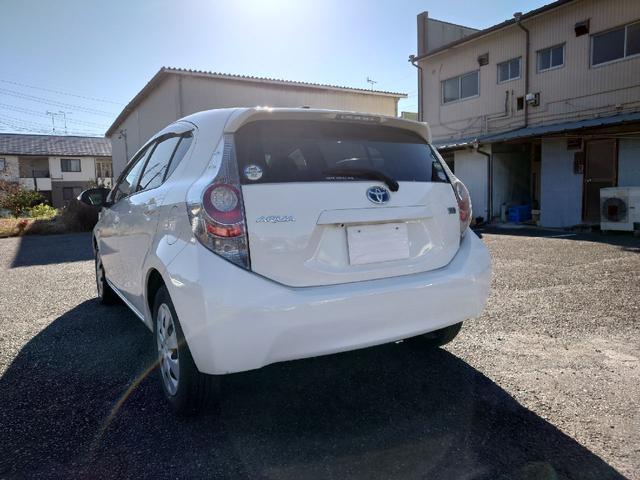 アクア Ｇ　ワンオーナー　禁煙　Ｂｕｅｔｏｏｔｈ　ナビ　ＴＶ　ドラレコ　　バックカメラ　オートライト　キーレスエントリー　シートヒーター　ＣＶＴ　衝突安全ボディ　ＡＢＳ　ＥＳＣ　エアコン　パワーステアリング（22枚目）