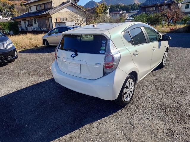 アクア Ｇ　ワンオーナー　禁煙　Ｂｕｅｔｏｏｔｈ　ナビ　ＴＶ　ドラレコ　　バックカメラ　オートライト　キーレスエントリー　シートヒーター　ＣＶＴ　衝突安全ボディ　ＡＢＳ　ＥＳＣ　エアコン　パワーステアリング（32枚目）