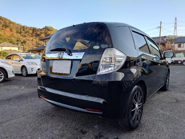 フィットハイブリッド ハイブリッド・10thアニバーサリー 1.3 10thアニバーサリー 下取り車 ナビ Bカメラ ETC ドラレコ TV オートクルーズコントロール スマートキー 盗難防止システム 衝突安全ボディ アルミホイール CD DVD USB(43枚目)