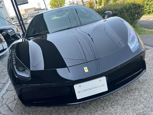 ４８８ＧＴＢ ベースグレード　正規ディーラー車　左ハンドル　カーボンファイバーＬＥＤハンドル　カーボンファイバードライビングゾーン　カープレイ　バックカメラ　前後パークセンサー　新車取説　保証書　スペアキー　備品全て有ります（12枚目）