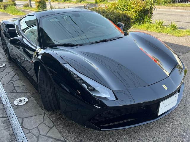 ４８８ＧＴＢ ベースグレード　正規ディーラー車　左ハンドル　カーボンファイバーＬＥＤハンドル　カーボンファイバードライビングゾーン　カープレイ　バックカメラ　前後パークセンサー　新車取説　保証書　スペアキー　備品全て有ります（14枚目）