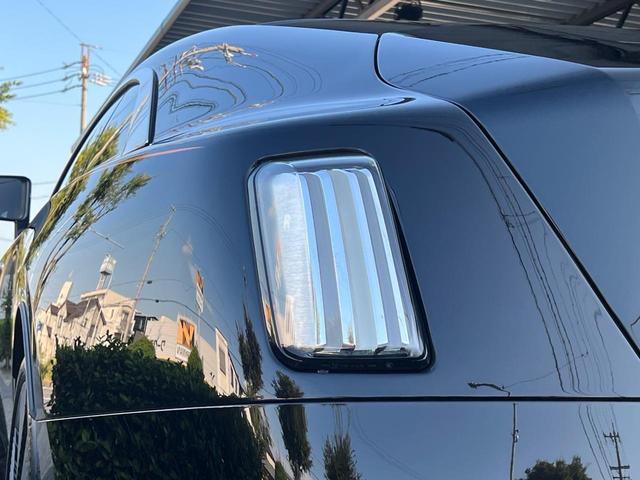 ロールスロイスその他 　スペクター　正規ディーラー車　ワンオーナー車　登録済み未使用車　左ハンドル　スターライトドアーズ　ビスポークインテリア　２３インチ７スポークＰＰＷ　ショルダーコーチライン　新車取説　保証書　スペアキー（45枚目）