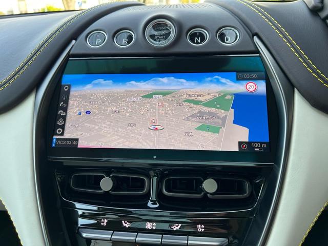 ＤＢＸ ベースグレード　正規ディーラー車　ＯＰ６００万　右ハンドル　サテンジェットブラック　２３インチ鍛造サテンブラック　イエローキャリパー　デュオトーンインテリア　スモークドテールライト　新車取説　保証書　スペアキー有り（64枚目）