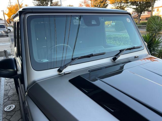 Ｇクラス Ｇ６３　ＡＭＧ　２０ｔｈアニバーサリー　正規ディーラー車　右ハンドル　限定３００台（内１００台限定）ナイトパッケージＩＩ　鍛造２３インチオリジナルホイール（新品装着）新品タイヤ　新車取説　保証書　スペアキー有（14枚目）