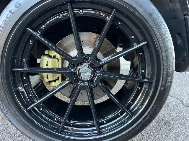 Ｇクラス Ｇ６３　ＡＭＧ　２０ｔｈアニバーサリー　正規ディーラー車　右ハンドル　限定３００台（内１００台限定）ナイトパッケージＩＩ　鍛造２３インチオリジナルホイール（新品装着）新品タイヤ　新車取説　保証書　スペアキー有（31枚目）