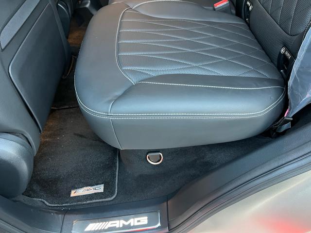 Ｇクラス Ｇ６３　ＡＭＧ　２０ｔｈアニバーサリー　正規ディーラー車　右ハンドル　限定３００台（内１００台限定）ナイトパッケージＩＩ　鍛造２３インチオリジナルホイール（新品装着）新品タイヤ　新車取説　保証書　スペアキー有（42枚目）