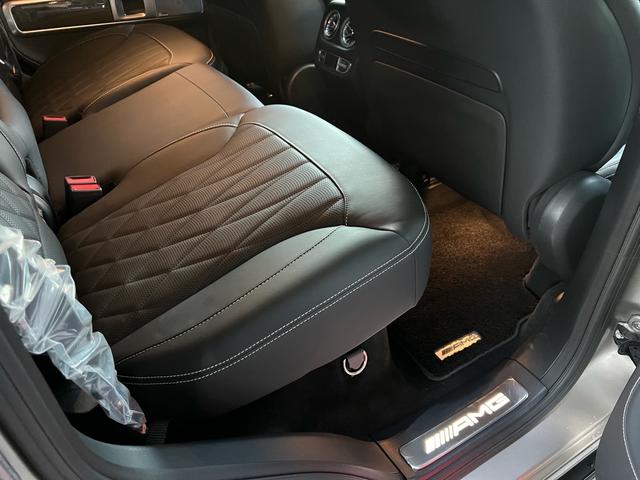 Ｇクラス Ｇ６３　ＡＭＧ　２０ｔｈアニバーサリー　正規ディーラー車　右ハンドル　限定３００台（内１００台限定）ナイトパッケージＩＩ　鍛造２３インチオリジナルホイール（新品装着）新品タイヤ　新車取説　保証書　スペアキー有（46枚目）