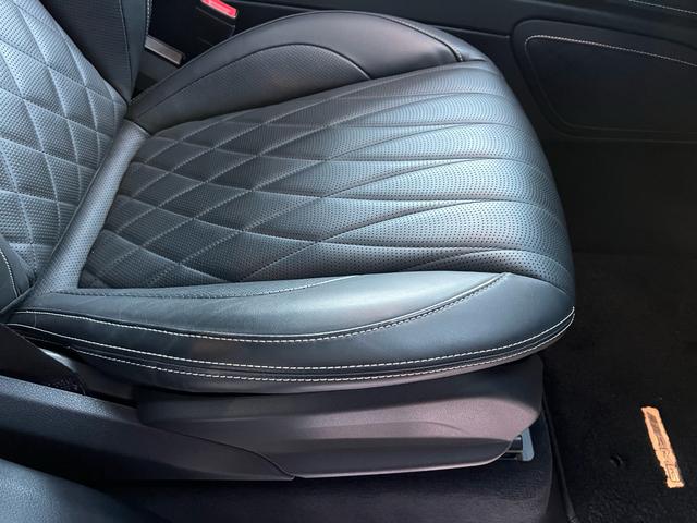 Ｇクラス Ｇ６３　ＡＭＧ　２０ｔｈアニバーサリー　正規ディーラー車　右ハンドル　限定３００台（内１００台限定）ナイトパッケージＩＩ　鍛造２３インチオリジナルホイール（新品装着）新品タイヤ　新車取説　保証書　スペアキー有（50枚目）