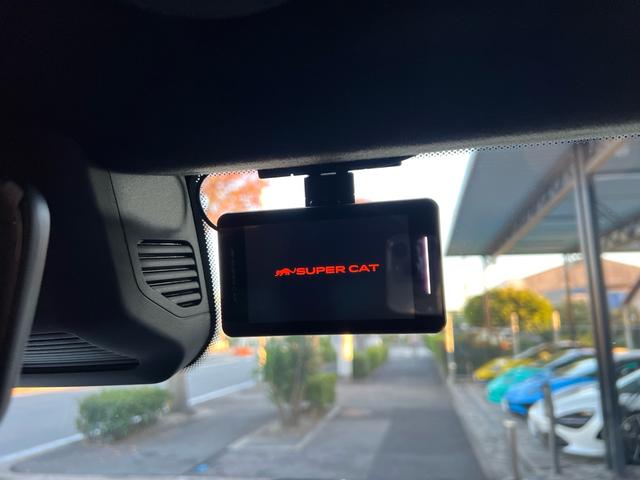 Ｇクラス Ｇ６３　ＡＭＧ　２０ｔｈアニバーサリー　正規ディーラー車　右ハンドル　限定３００台（内１００台限定）ナイトパッケージＩＩ　鍛造２３インチオリジナルホイール（新品装着）新品タイヤ　新車取説　保証書　スペアキー有（54枚目）