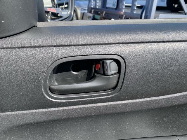 Ｎ－ＢＯＸカスタム Ｇ　スマートキー＆プッシュスタート　ＳＲＳ　ＷエアＢ　横滑り防止　パワーステアリング　マニュアルエアコン　セキュリティ　ＥＣＯＮモード　ＰＷ　キーフリー　ベンチシート　ＡＢＳ　アルミホイル（31枚目）