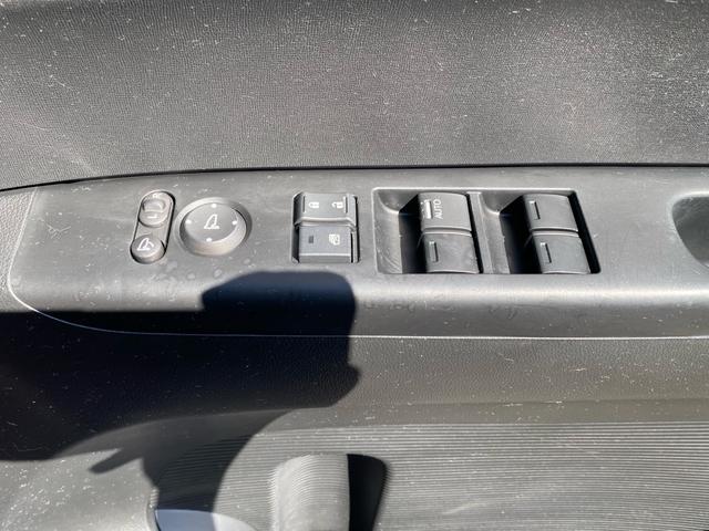 Ｎ－ＢＯＸカスタム Ｇ　スマートキー＆プッシュスタート　ＳＲＳ　ＷエアＢ　横滑り防止　パワーステアリング　マニュアルエアコン　セキュリティ　ＥＣＯＮモード　ＰＷ　キーフリー　ベンチシート　ＡＢＳ　アルミホイル（32枚目）