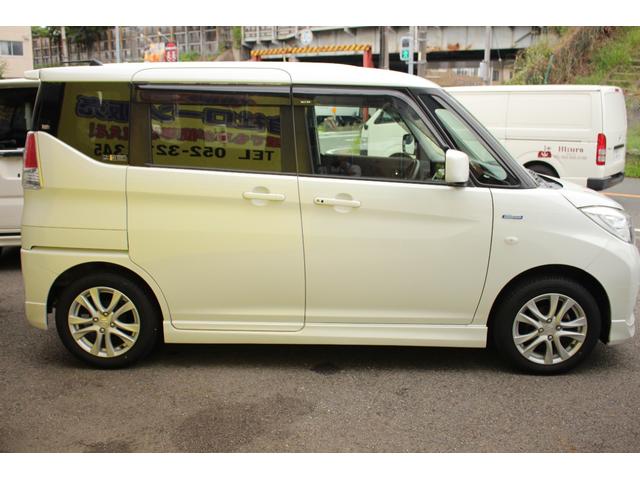 ソリオ ハイブリッドＭＸ　アイスト　パワーウインド　イモビライザー　フルオートエアコン　パワーステアリング　キーフリー　ＥＳＰ　シートヒーター　衝突安全ボディ　Ｗエアバック　運転席エアバック　ウォークスルー　サイドエアバック（12枚目）