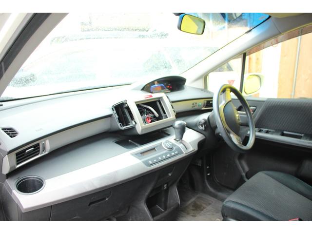 フリードハイブリッド ジャストセレクション セキュリティー 横滑り防止機能 衝突安全ボディ オートクルーズ エアバック ウォークスルー キーレスエントリー PS フルオートエアコン ABS パワーウィンドウ 運転席助手席エアバック(25枚目)