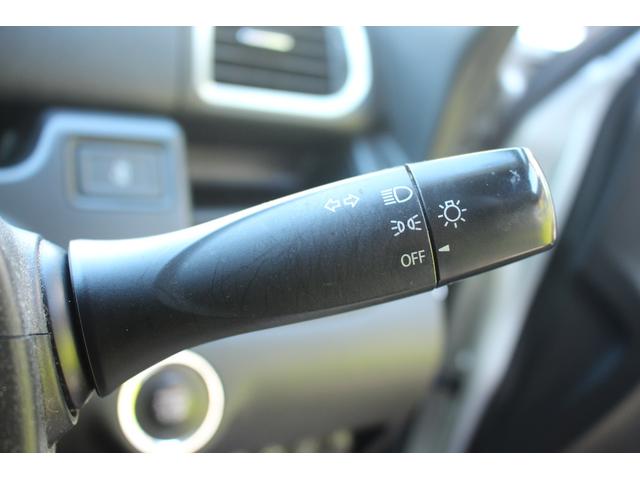 ソリオ ハイブリッドMX アイスト パワーウインド イモビライザー フルオートエアコン パワーステアリング キーフリー ESP シートヒーター 衝突安全ボディ Wエアバック 運転席エアバック ウォークスルー サイドエアバック(27枚目)