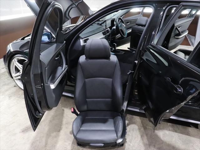 320i RAYS20インチアルミホイール/ダウンサス RS-R/レザーシート/純正オーディオ/CD再生/AUX端子 スマホ接続可能/社外ポータブルナビyupiteru MOGGY/テレビ ワンセグ/(2枚目)