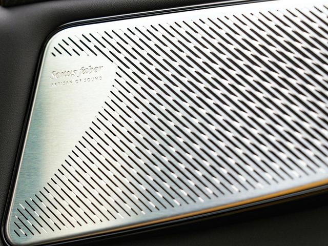 トロフェオ　限定車　プリマセリエ　ワンオーナー禁煙車　Ｓｏｎｕｓ　Ｆａｂｅｒプレミアムオーディオ　エアサス　エレクトロニックリミテッドステップデフ　シェブロンデザインレザー　ヒーター＆ベンチレーション　保証付(45枚目)