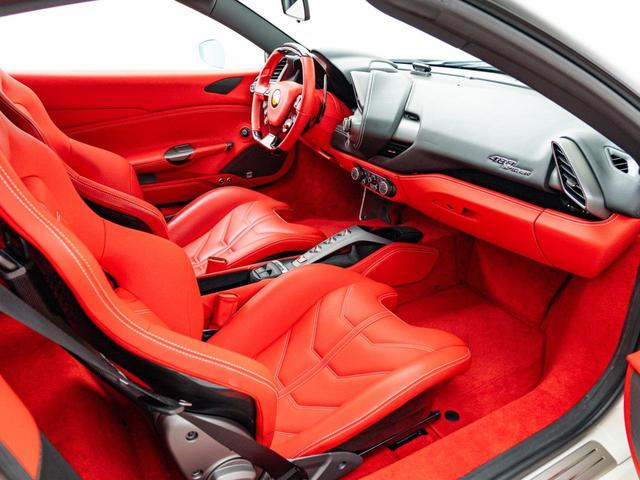 ベースグレード　走行５０００　正規ディーラー車　可変バルブ装備　赤革カーボンドライバーレーシングシート　カラードカーボンＬＥＤステアリング　フロントサスペンションリフター　プレミアムオーディオ　２０インチＡＷ　保証付(41枚目)