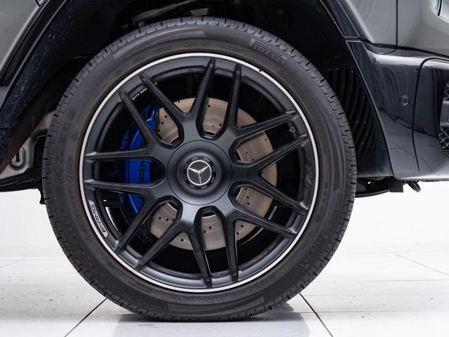 Ｇクラス Ｇ６３　ＡＭＧレザーエクスクルーシブパッケージ　保証付　ＡＭＧ世田谷オーダープログラム　特別色クラシックグレー　純正ナイトパッケージ　マットブラック２２インチ　ホワイトウッドインテリアトリム　レザーエクスクルーシブＰＫＧ　マヌファクトゥーアＰプラス（20枚目）