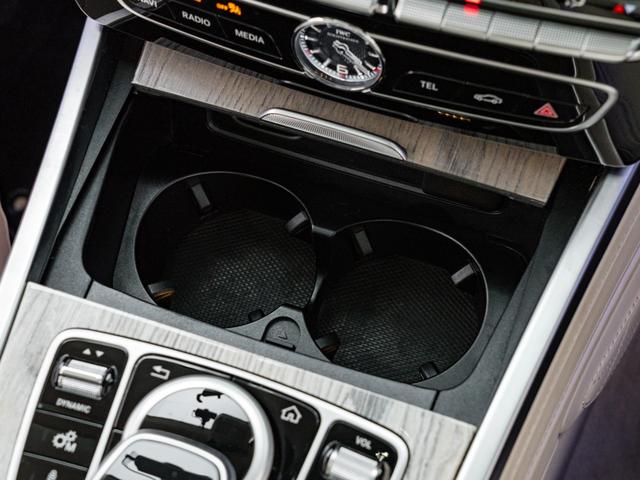 Ｇクラス Ｇ６３　ＡＭＧレザーエクスクルーシブパッケージ　保証付　ＡＭＧ世田谷オーダープログラム　特別色クラシックグレー　純正ナイトパッケージ　マットブラック２２インチ　ホワイトウッドインテリアトリム　レザーエクスクルーシブＰＫＧ　マヌファクトゥーアＰプラス（42枚目）