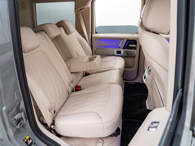 Ｇクラス Ｇ６３　ＡＭＧレザーエクスクルーシブパッケージ　保証付　ＡＭＧ世田谷オーダープログラム　特別色クラシックグレー　純正ナイトパッケージ　マットブラック２２インチ　ホワイトウッドインテリアトリム　レザーエクスクルーシブＰＫＧ　マヌファクトゥーアＰプラス（50枚目）