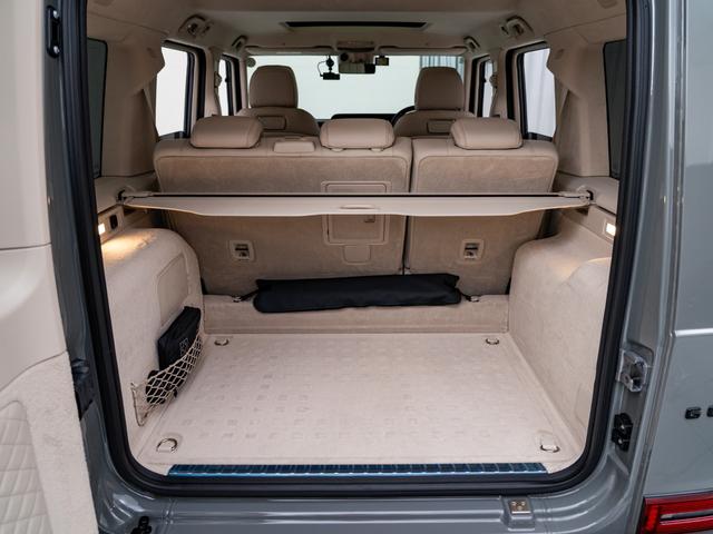 Ｇクラス Ｇ６３　ＡＭＧレザーエクスクルーシブパッケージ　保証付　ＡＭＧ世田谷オーダープログラム　特別色クラシックグレー　純正ナイトパッケージ　マットブラック２２インチ　ホワイトウッドインテリアトリム　レザーエクスクルーシブＰＫＧ　マヌファクトゥーアＰプラス（56枚目）
