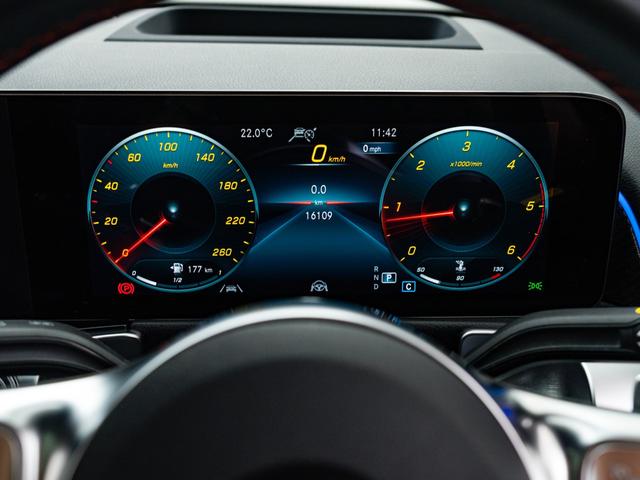 MERCEDES BENZ GLB GLB200D 4MATIC AMG LINE PACKAGE
