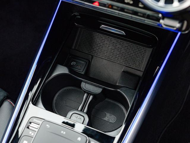 MERCEDES BENZ GLB GLB200D 4MATIC AMG LINE PACKAGE