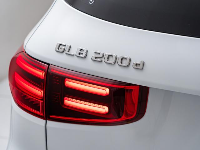 MERCEDES BENZ GLB GLB200D 4MATIC NIGHT EDITION