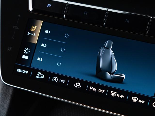 グレカーレ ＧＴ　保証付　パノラミックサンルーフ　Ｓｏｎｕｓ　ｆａｂｅｒサウンドシステム　ＬＥＤヘッドライト　ヒーター付き黒革　フルセグＴＶ　ワイヤレスチャージャー　パーキングアシスト　３６０カメラ　バーチャルＣＰ（3枚目）