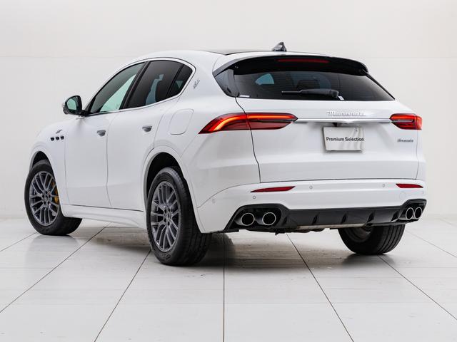 グレカーレ ＧＴ　保証付　パノラミックサンルーフ　Ｓｏｎｕｓ　ｆａｂｅｒサウンドシステム　ＬＥＤヘッドライト　ヒーター付き黒革　フルセグＴＶ　ワイヤレスチャージャー　パーキングアシスト　３６０カメラ　バーチャルＣＰ（10枚目）