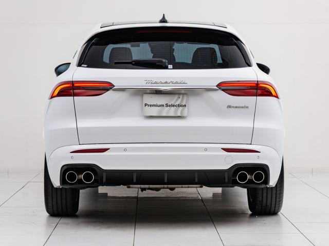 グレカーレ ＧＴ　保証付　パノラミックサンルーフ　Ｓｏｎｕｓ　ｆａｂｅｒサウンドシステム　ＬＥＤヘッドライト　ヒーター付き黒革　フルセグＴＶ　ワイヤレスチャージャー　パーキングアシスト　３６０カメラ　バーチャルＣＰ（12枚目）