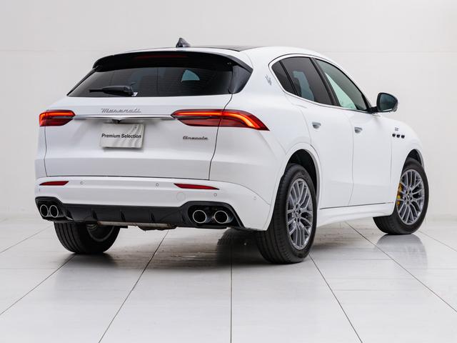 グレカーレ ＧＴ　保証付　パノラミックサンルーフ　Ｓｏｎｕｓ　ｆａｂｅｒサウンドシステム　ＬＥＤヘッドライト　ヒーター付き黒革　フルセグＴＶ　ワイヤレスチャージャー　パーキングアシスト　３６０カメラ　バーチャルＣＰ（13枚目）