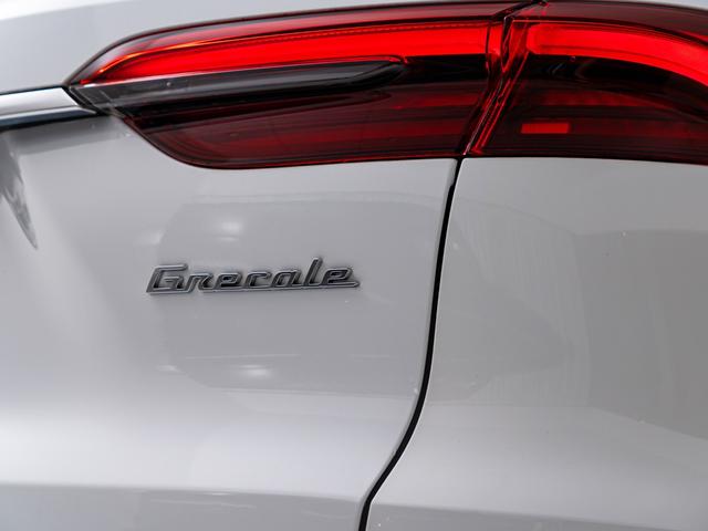 グレカーレ ＧＴ　保証付　パノラミックサンルーフ　Ｓｏｎｕｓ　ｆａｂｅｒサウンドシステム　ＬＥＤヘッドライト　ヒーター付き黒革　フルセグＴＶ　ワイヤレスチャージャー　パーキングアシスト　３６０カメラ　バーチャルＣＰ（14枚目）