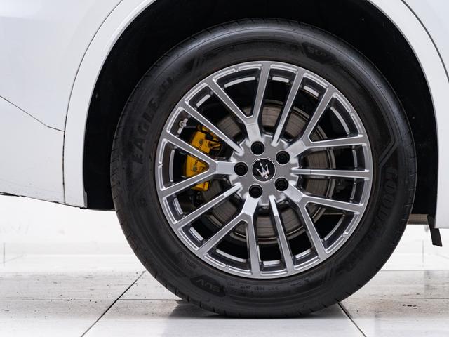 グレカーレ ＧＴ　保証付　パノラミックサンルーフ　Ｓｏｎｕｓ　ｆａｂｅｒサウンドシステム　ＬＥＤヘッドライト　ヒーター付き黒革　フルセグＴＶ　ワイヤレスチャージャー　パーキングアシスト　３６０カメラ　バーチャルＣＰ（16枚目）