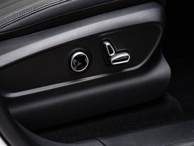 グレカーレ ＧＴ　保証付　パノラミックサンルーフ　Ｓｏｎｕｓ　ｆａｂｅｒサウンドシステム　ＬＥＤヘッドライト　ヒーター付き黒革　フルセグＴＶ　ワイヤレスチャージャー　パーキングアシスト　３６０カメラ　バーチャルＣＰ（23枚目）