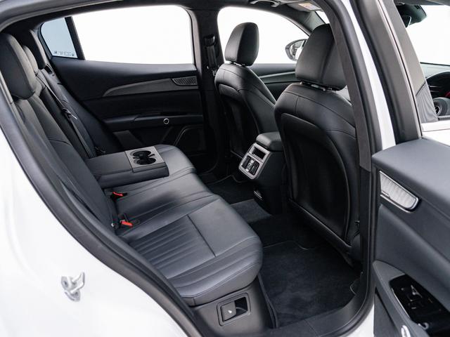 グレカーレ ＧＴ　保証付　パノラミックサンルーフ　Ｓｏｎｕｓ　ｆａｂｅｒサウンドシステム　ＬＥＤヘッドライト　ヒーター付き黒革　フルセグＴＶ　ワイヤレスチャージャー　パーキングアシスト　３６０カメラ　バーチャルＣＰ（44枚目）