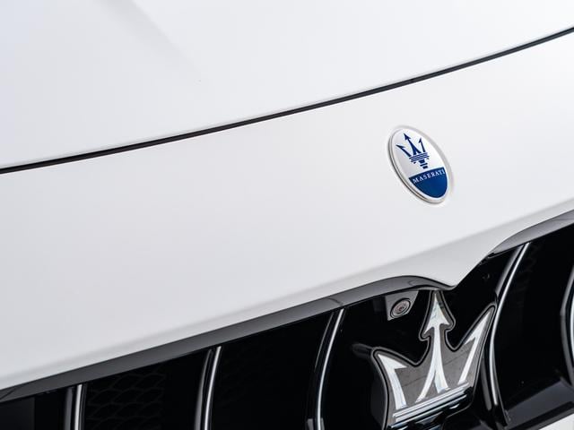 グレカーレ ＧＴ　保証付　パノラミックサンルーフ　Ｓｏｎｕｓ　ｆａｂｅｒサウンドシステム　ＬＥＤヘッドライト　ヒーター付き黒革　フルセグＴＶ　ワイヤレスチャージャー　パーキングアシスト　３６０カメラ　バーチャルＣＰ（50枚目）